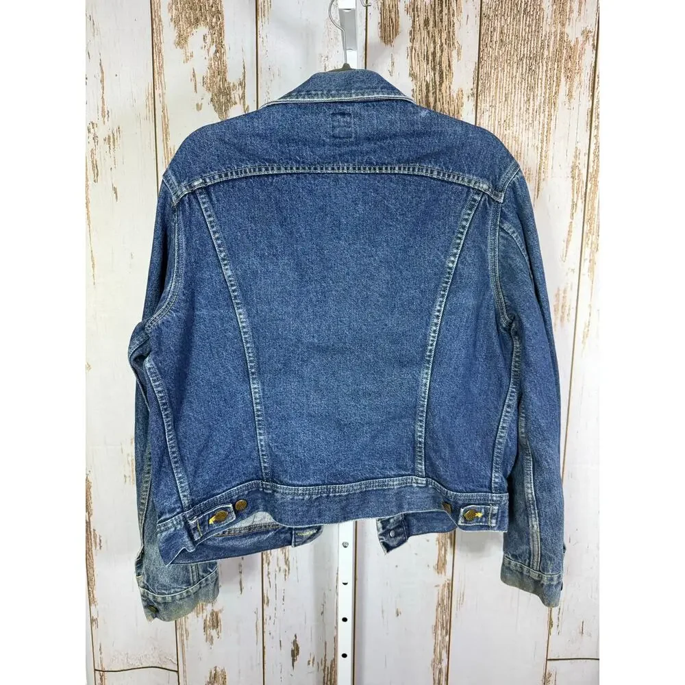 Vintage Lee, Denim Jacket, Size 44L. In good vintage condition!